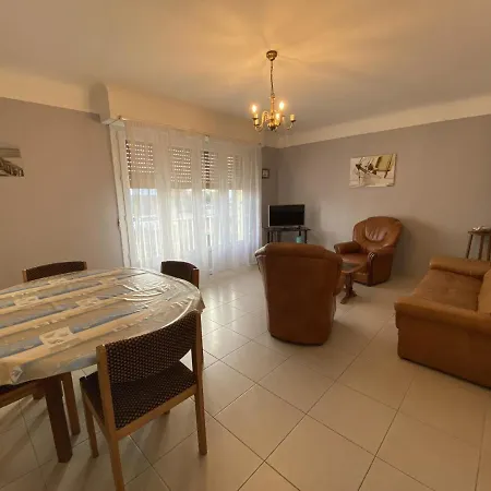 Maison Fouras, 4 Pieces, 5 Personnes - Fr-1-709-3 Holiday home *
